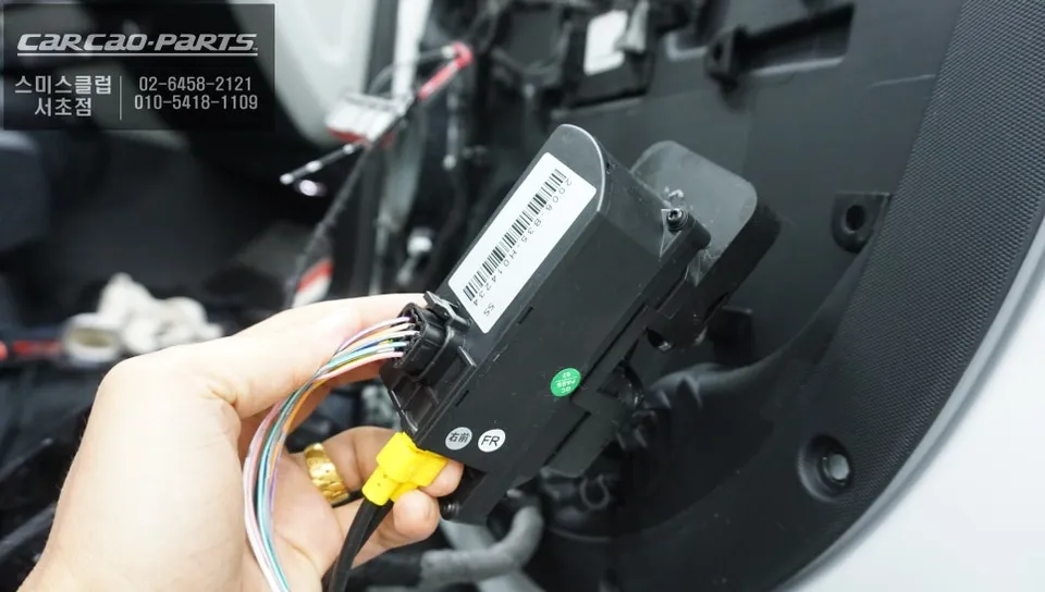 Land Rover Defender oem options - Land Rover Defender Ghost Door Review — Luxury Automatic Door Upg photo 3