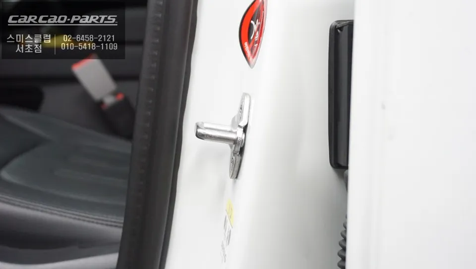 Land Rover Defender oem options - Land Rover Defender Ghost Door Review — Luxury Automatic Door Upg photo 5