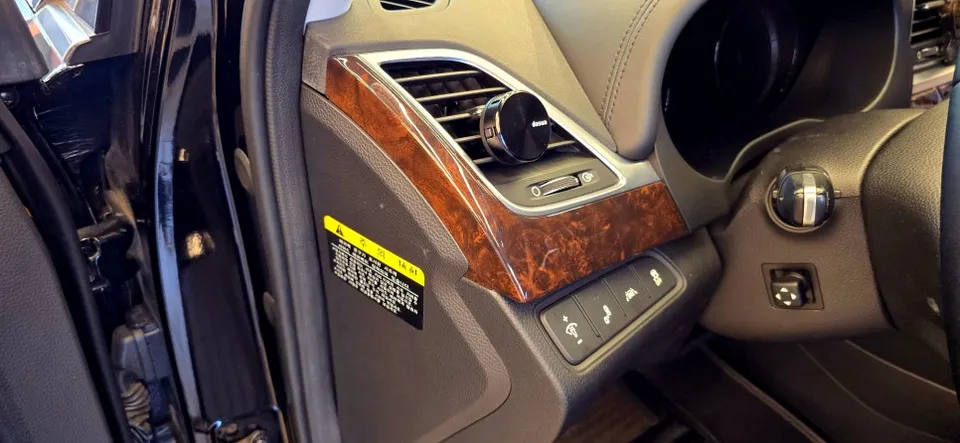 Hyundai Aslanのカーラッピング事例|内装ウッドトリムのカスタム 施工写真 1-1