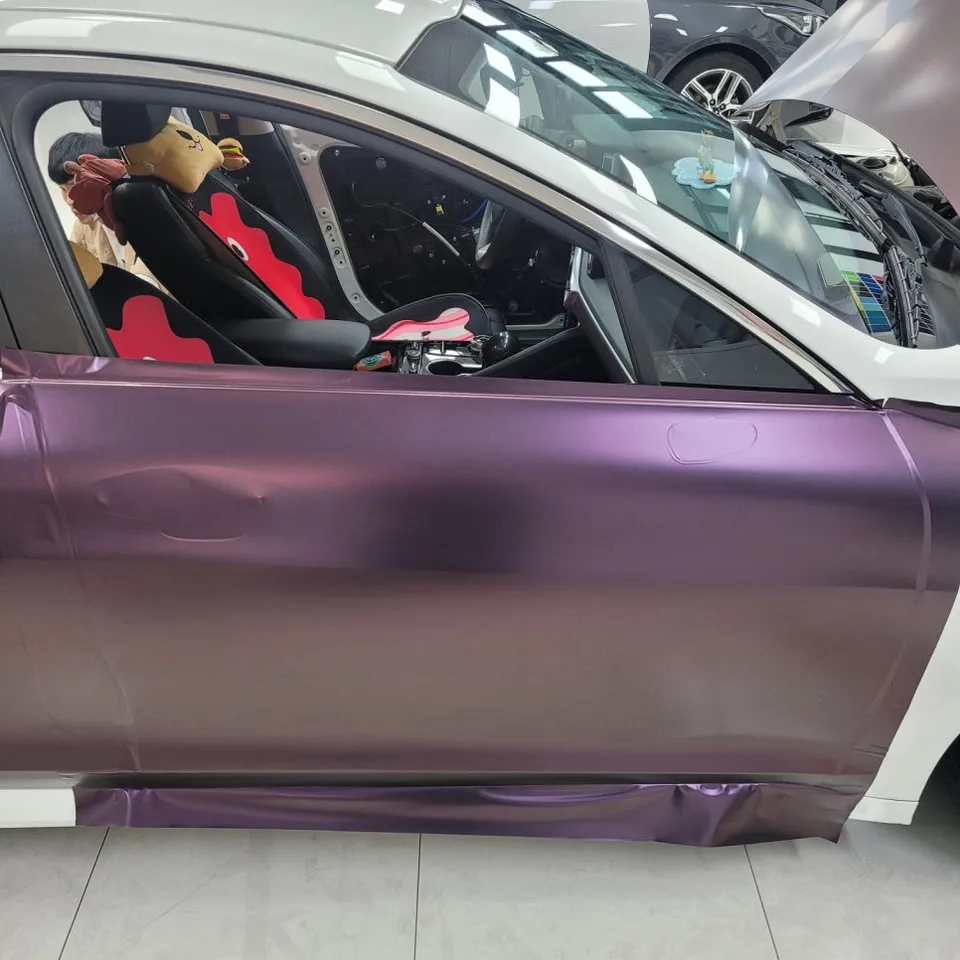 Kia K5 DL3のカーラッピング事例|マットマジックパープル 施工写真 1-2