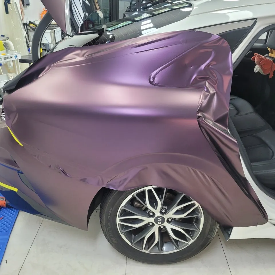Kia K5 DL3のカーラッピング事例|マットマジックパープル 施工写真 3-3