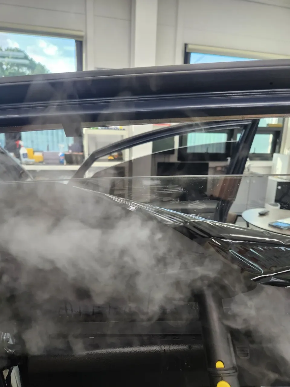 BMW X7 カーフィルム施工事例｜費用目安と仕上がり 施工写真 1-2