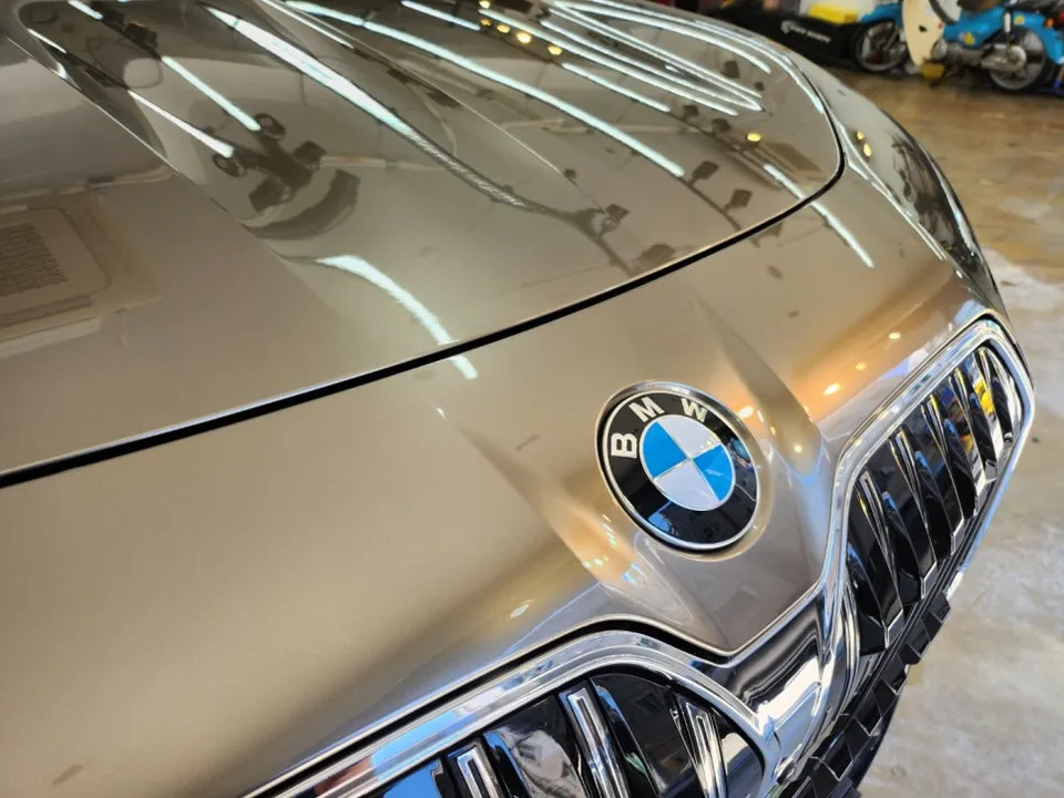 BMW 7 Seriesのカーラッピング事例|デュオトンで個性を演出 施工写真 3-1