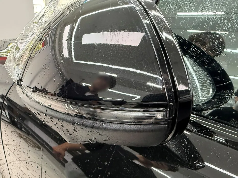 Porsche CayenneのPPF施工事例 施工写真 2-2