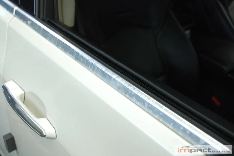 Cadillac CTSのカーラッピング事例|費用目安・仕上がり 施工写真 3-1