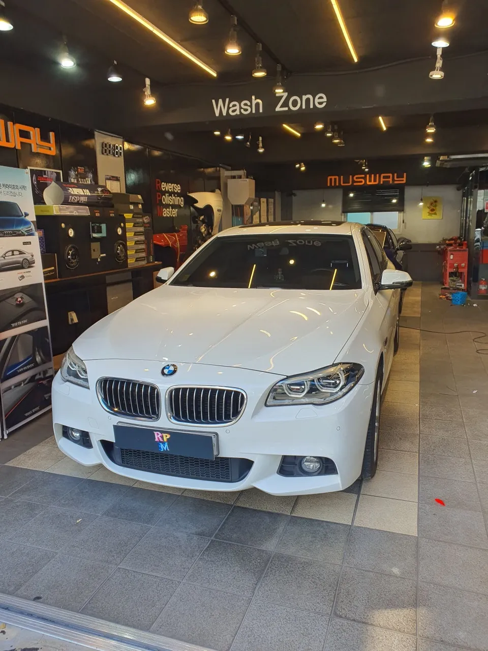 BMW 5 Series F10 android head unit installation result