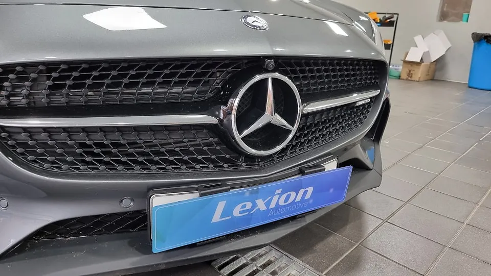 Mercedes-Benz AMG GTのAndroid Auto・CarPlay取付事例 施工写真 4-2