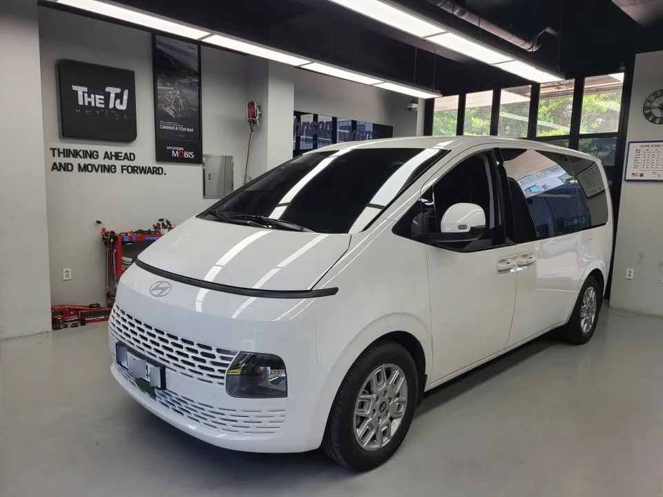 Hyundai Staria body kit installation result
