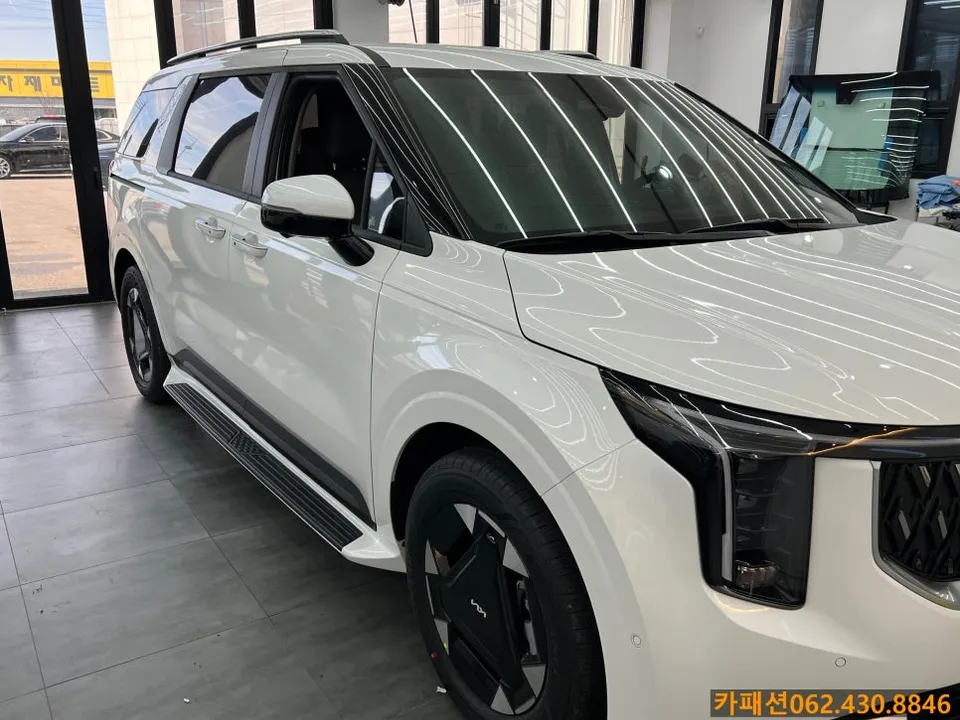 Kia Carnival KA4 body kit installation result