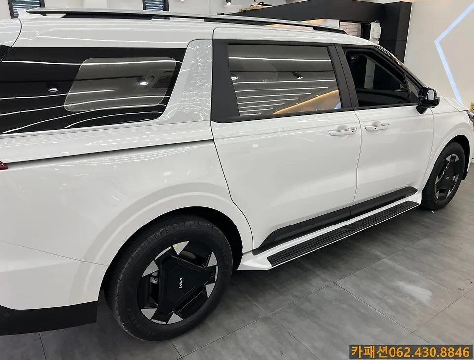 Kia Carnival KA4 Body Kit Installation Review photo 2