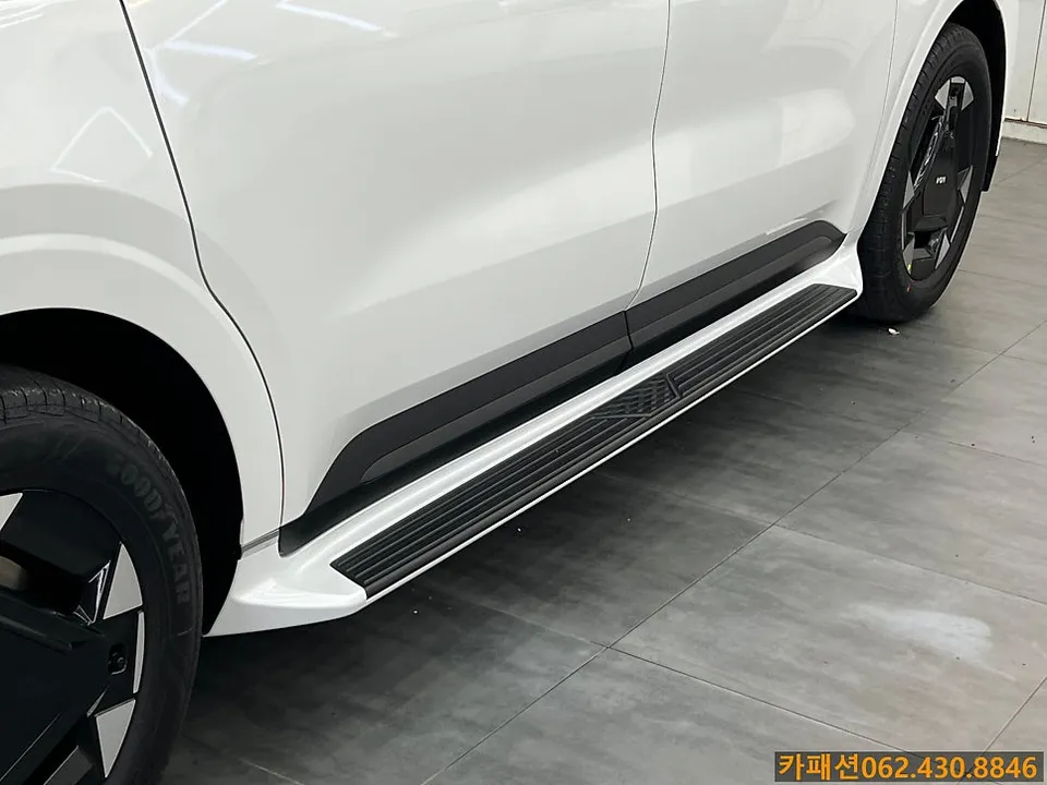 Kia Carnival KA4 body kit - Kia Carnival KA4 Body Kit Installation Review photo 3