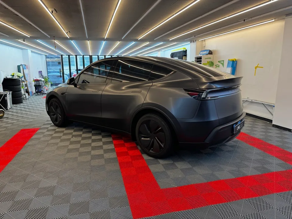 Tesla JuniperのPPF施工事例｜費用目安と仕上がり 施工写真 1-3