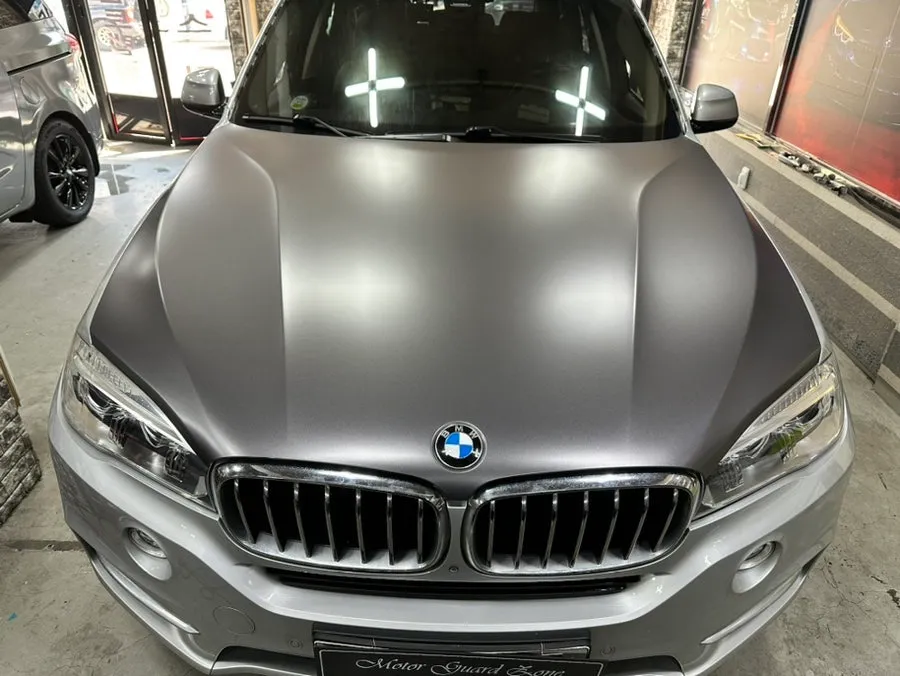 BMW X5のカーラッピング事例 施工写真 4-1