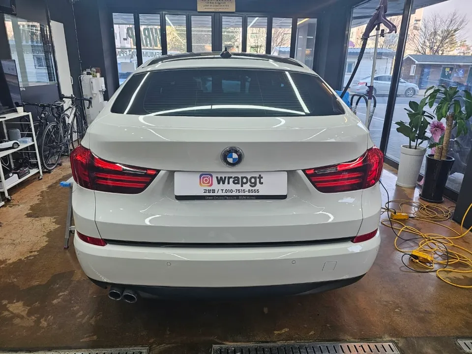BMW 5 Series GT vinyl wrap - BMW 5 Series GT Vinyl Wrap Review: Cost & Results photo 4