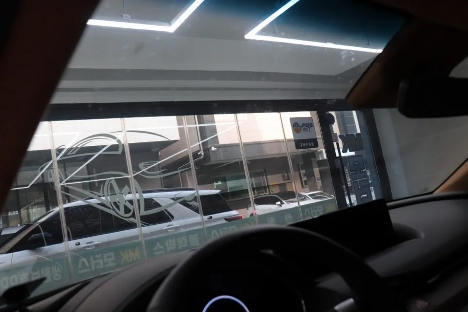 Genesis G80 Window Tinting Review: Glasstint SunsetR 30% photo 4