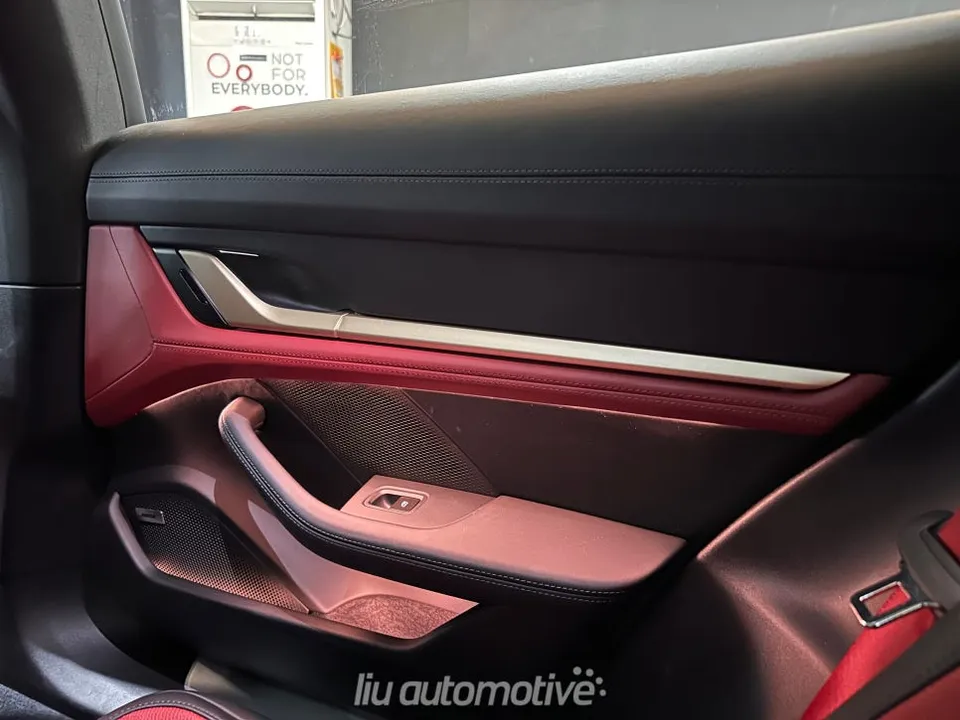 Porsche Taycan ambient lighting - Porsche Taycan Ambient Lighting Review — Enhanced Brightness & Co photo 4