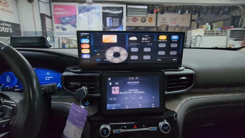 Ford Explorer 6th GenのAndroid Auto・CarPlay取付事例 施工写真 4