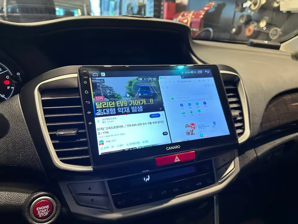 Honda AccordのAndroid Auto・CarPlay取付事例 施工写真 3-2