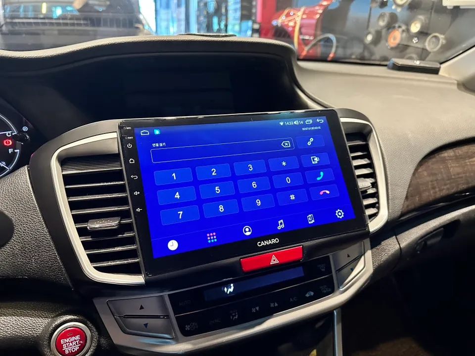 Honda AccordのAndroid Auto・CarPlay取付事例 施工写真 1-3