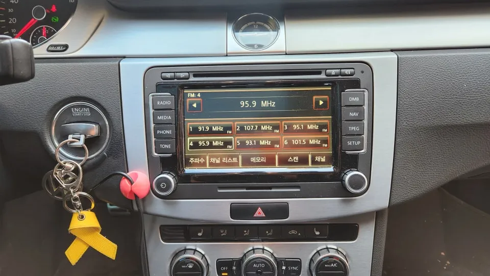 Volkswagen CC dash cam installation result
