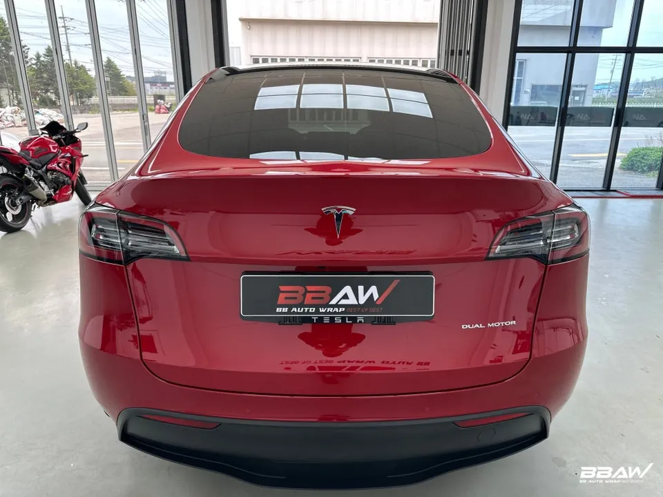 Tesla Model Y PPF施工事例|費用目安と仕上がり 施工写真 3-1