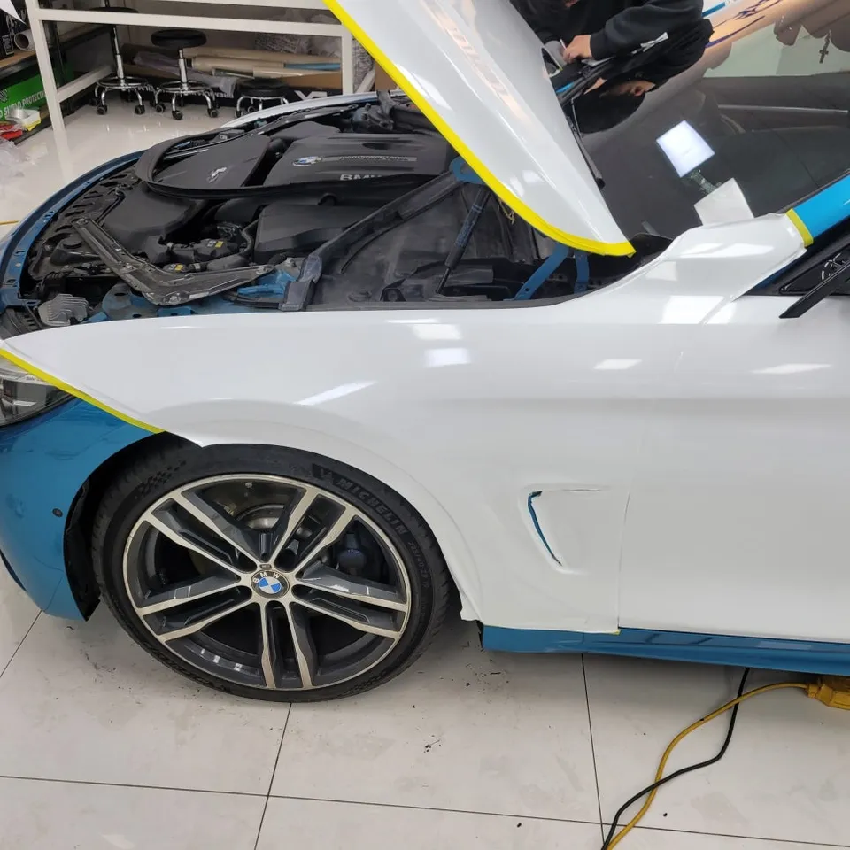 BMW 4 Seriesのカーラッピング事例|費用目安・仕上がり 施工写真 1-3