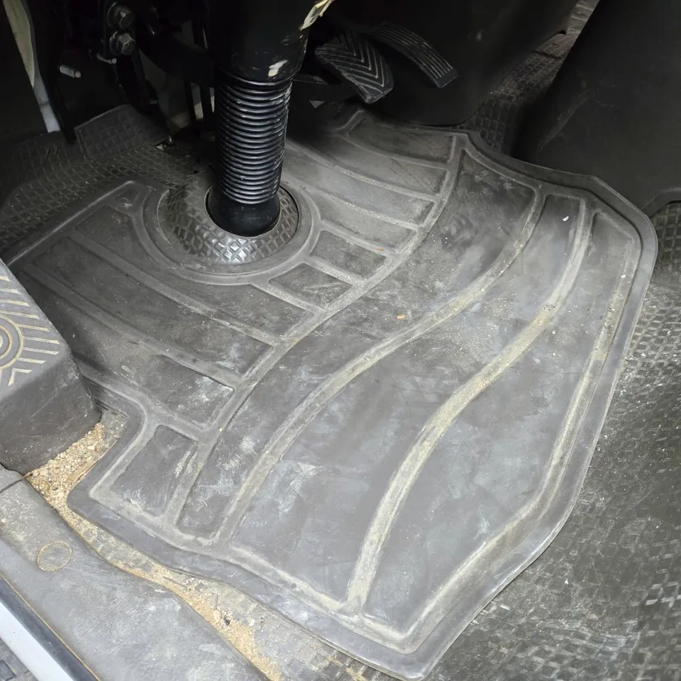 Hyundai Porter paint correction - Hyundai Porter Paint Correction Review — Before & After Results photo 3