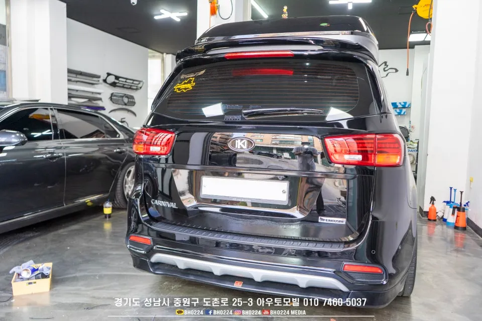 Kia Carnival YPのドライブレコーダー取付事例 写真