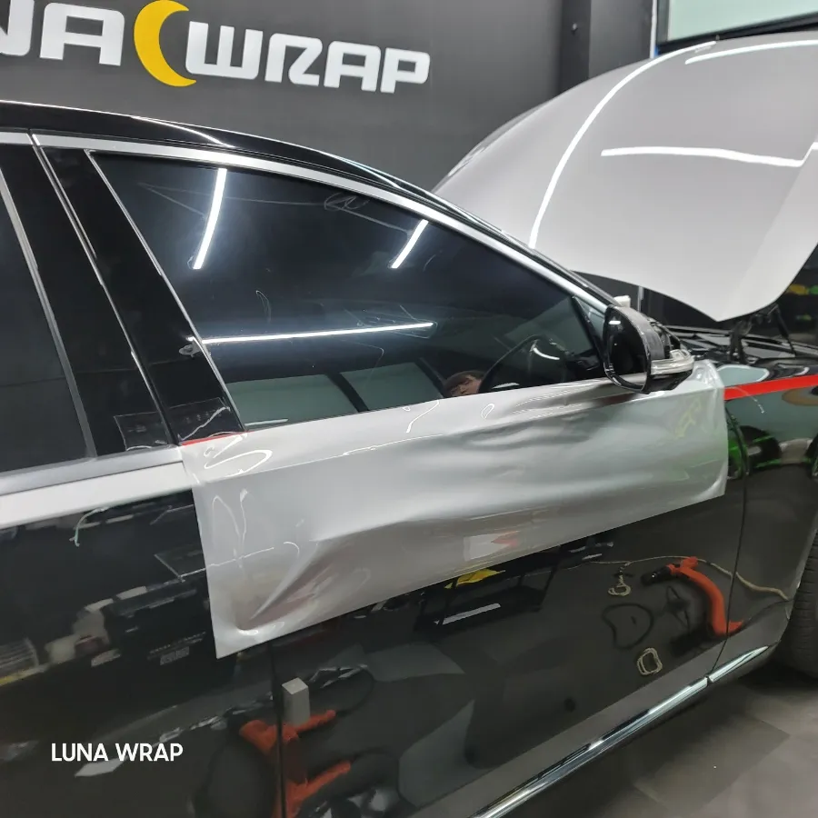 メルセデス・ベンツ Sクラス W223 施工事例|デュオトーンラッピング 施工写真 3-3
