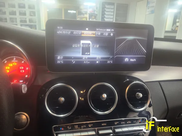 Mercedes-Benz C-Class W205のAndroid Auto・CarPlay取付事例 施工写真 4-1