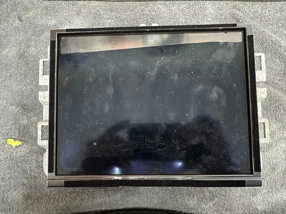 Jeep Cherokeeのドライブレコーダー取付事例 施工写真 4-1