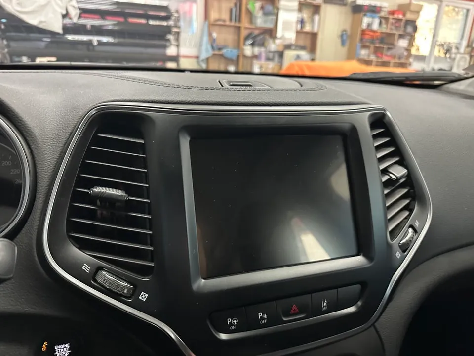 Jeep Cherokeeのドライブレコーダー取付事例 施工写真 4-2