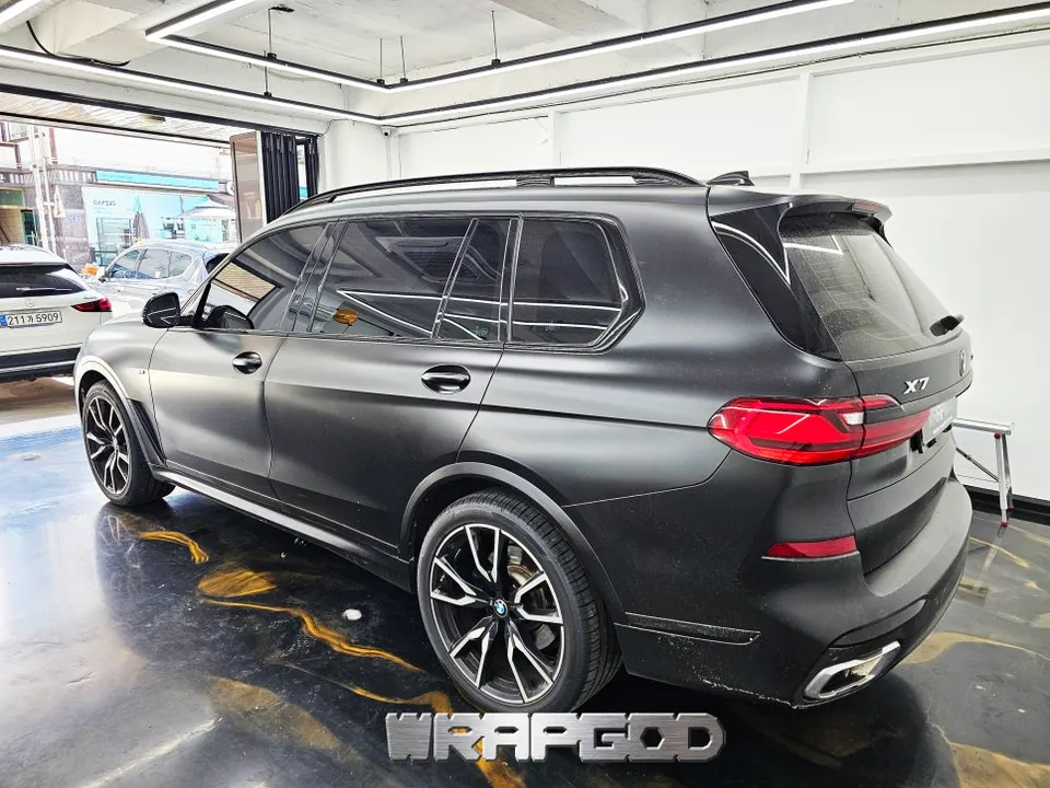 BMW X7のカーラッピング事例|費用目安・仕上がり 施工写真 1-2