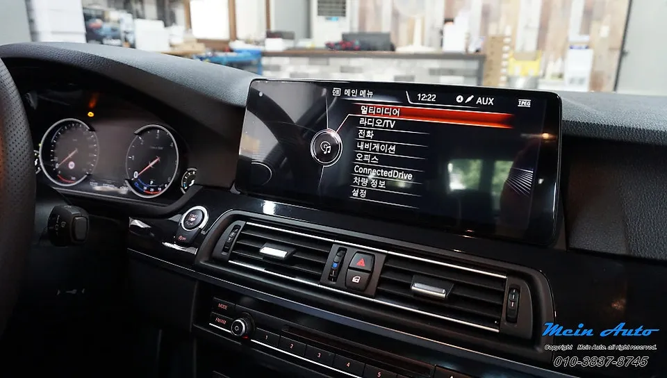 BMW 5 Series F10のAndroid Auto・CarPlay取付事例 施工写真 2-1