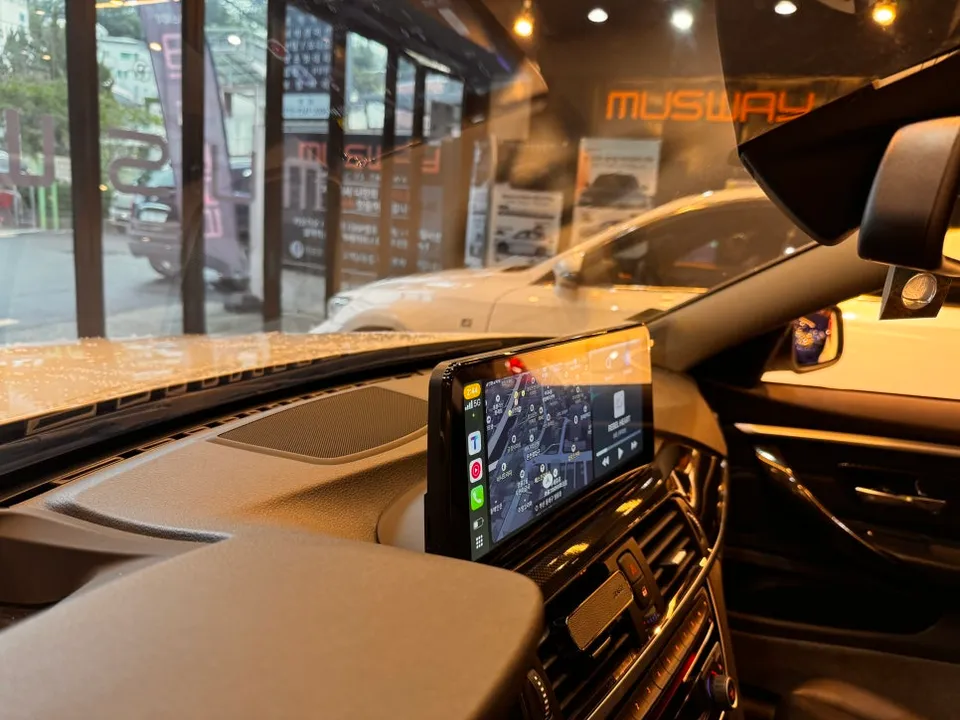 BMW 4 Series F32のAndroid Auto・CarPlay取付事例 施工写真 1-2