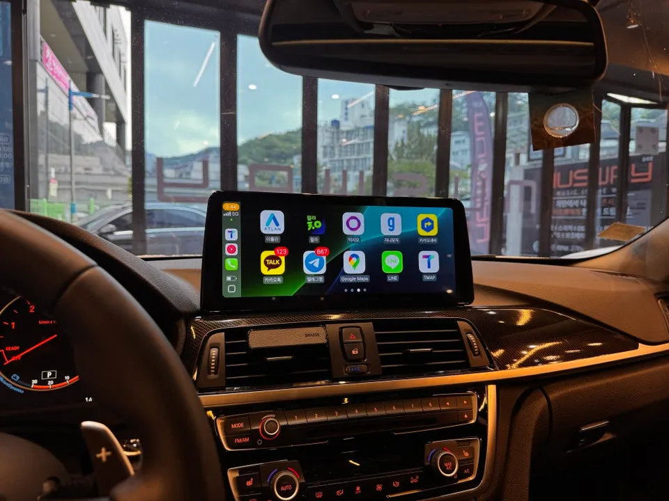 BMW 4 Series F32のAndroid Auto・CarPlay取付事例 施工写真 3-2