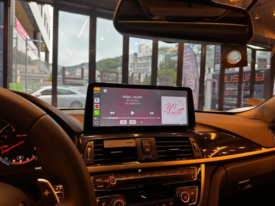 BMW 4 Series F32のAndroid Auto・CarPlay取付事例 施工写真 1-3