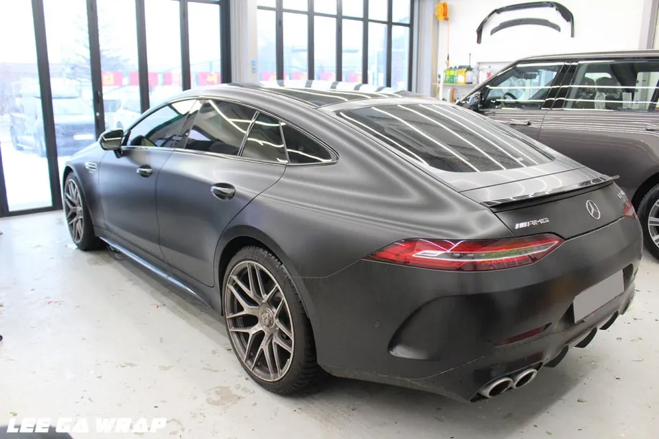 AMG GT 43 施工事例：無光イエローへのカーラッピング 写真