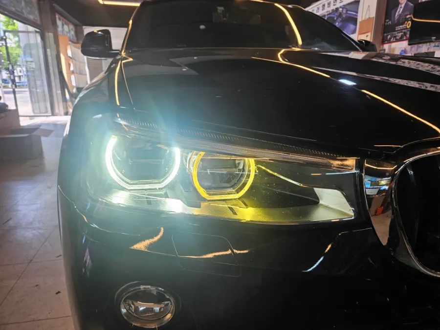 BMW X4 F25 Headlight Restoration & Cover Replacement photo 2