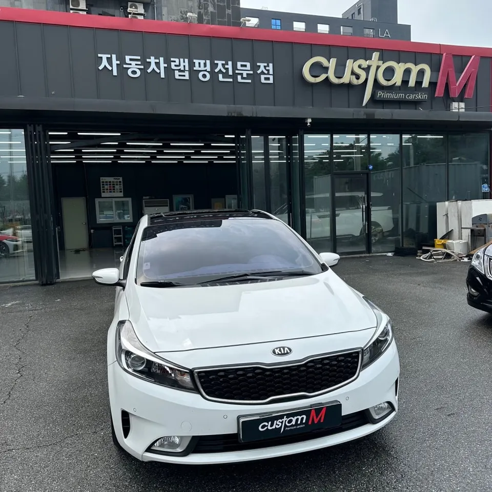 Kia K3のカーラッピング事例|費用目安・仕上がり 施工写真 3-3