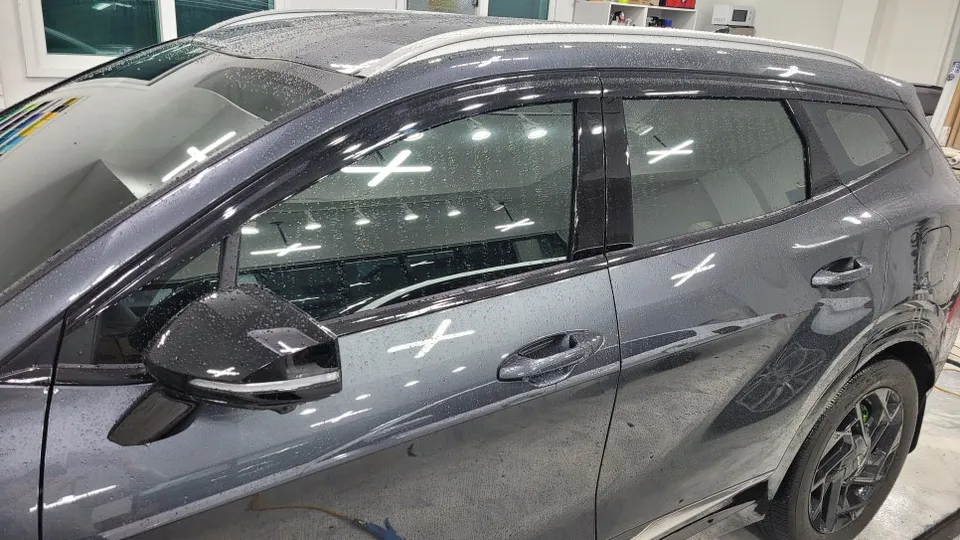 Kia Sportageのカーラッピング事例 施工写真 2