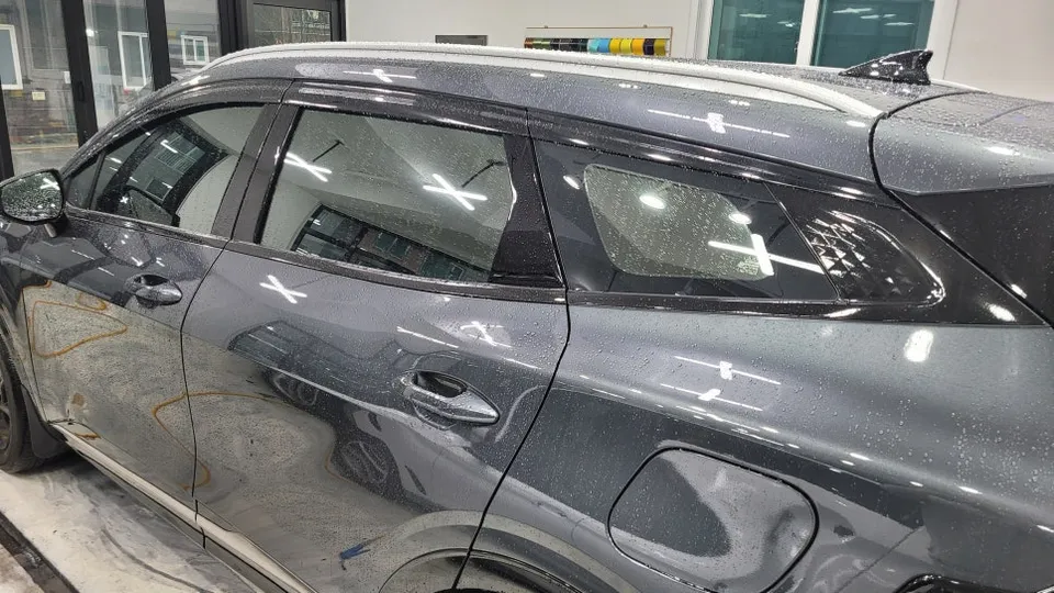Kia Sportageのカーラッピング事例 施工写真 3
