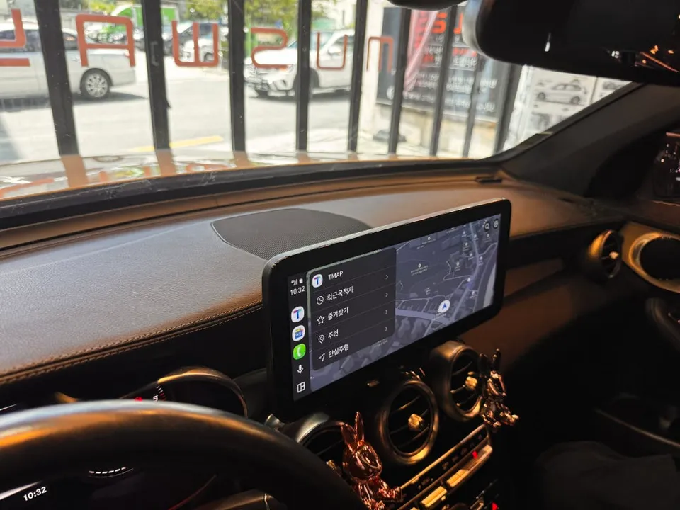 Mercedes-Benz GLC X253のAndroid Auto・CarPlay取付事例 施工写真 3-2