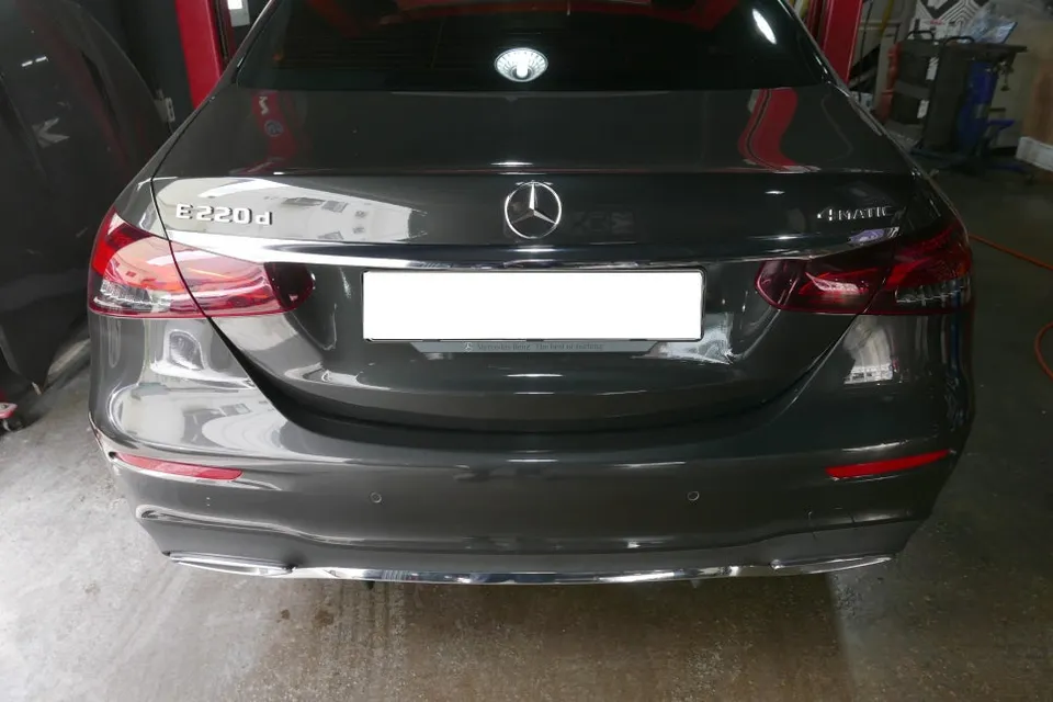 Mercedes-Benz E-Class W213のホイールリペア・塗装事例 施工写真 2-1