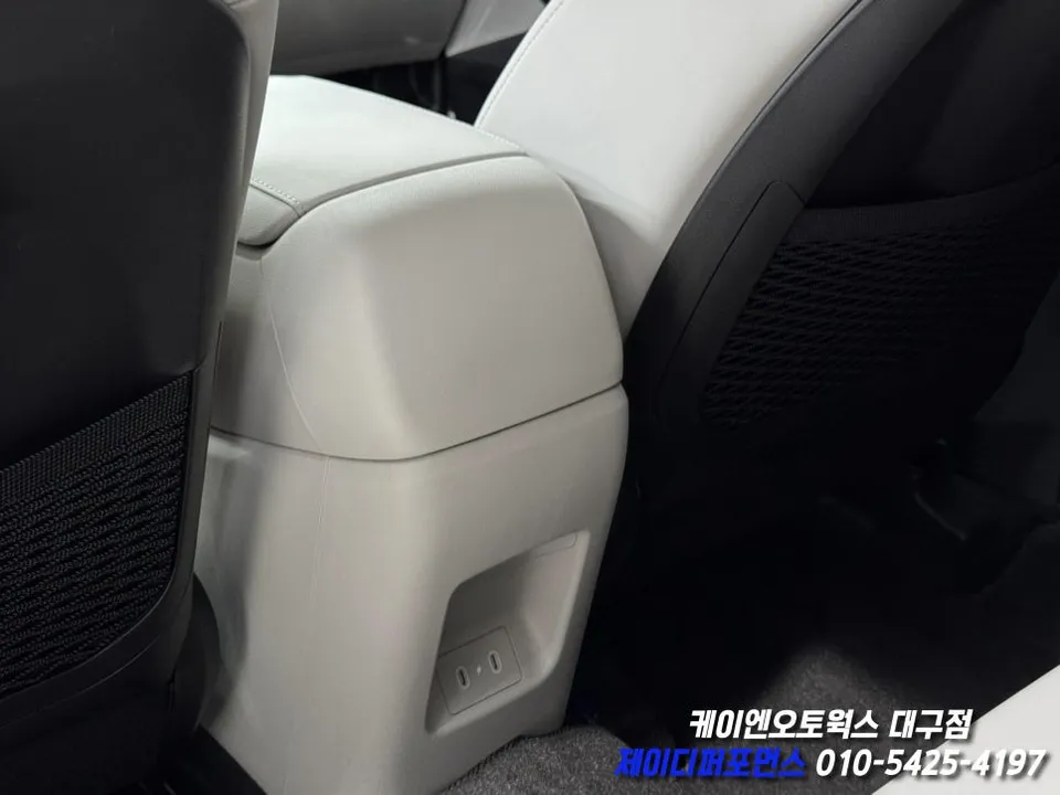 Hyundai Tucson NX4 oem options - Hyundai Tucson NX4 Rear Air Vent Upgrade Review photo 3