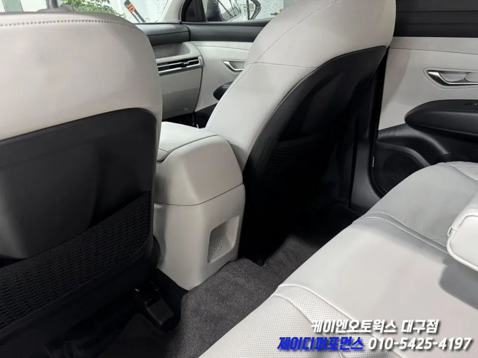 Hyundai Tucson NX4 oem options - Hyundai Tucson NX4 Rear Air Vent Upgrade Review photo 4