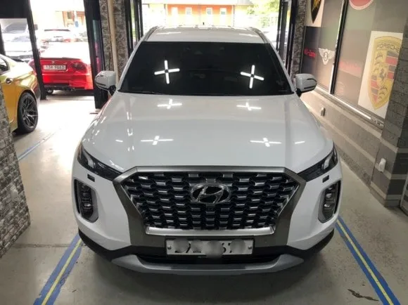 Hyundai Palisadeのカーラッピング事例｜サテンホワイト 施工写真 1-1