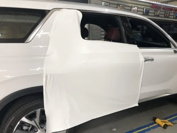 Hyundai Palisadeのカーラッピング事例｜サテンホワイト 施工写真 2-2