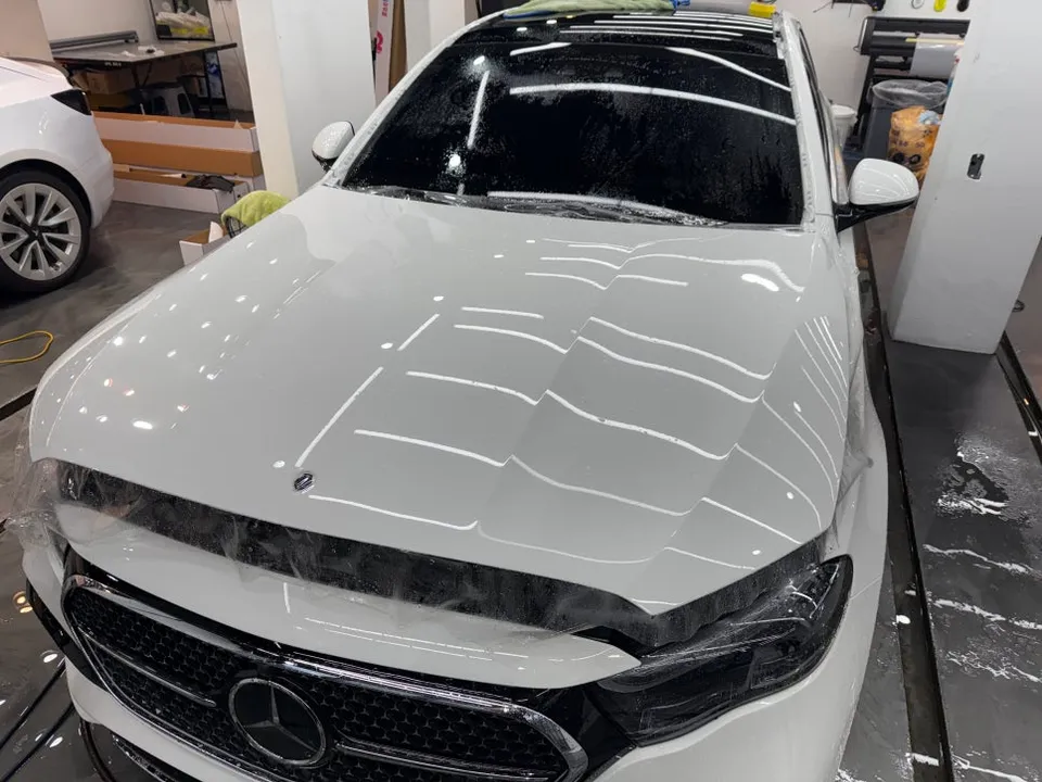 Mercedes-Benz EクラスのPPF施工事例|費用目安と仕上がり 施工写真 1-3