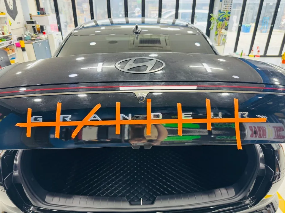 Hyundai Grandeur GN7のカーラッピング事例｜費用目安・仕上がり 施工写真 3-2